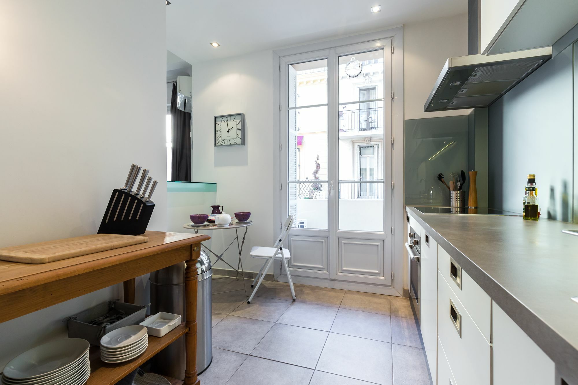Centrally Located Modern 2 Bed Apartment In Cannes With Aircon And High Ceilings And Modern Design 696 外观 照片
