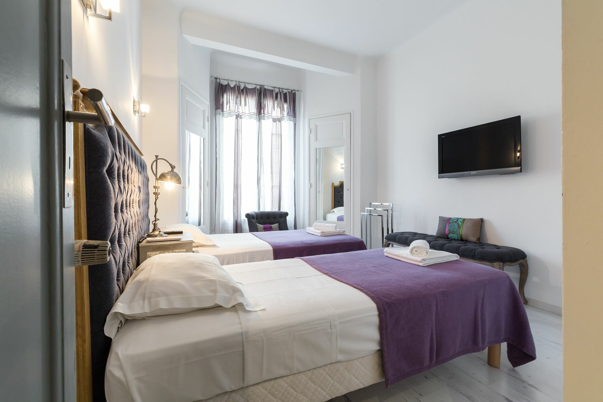 Centrally Located Modern 2 Bed Apartment In Cannes With Aircon And High Ceilings And Modern Design 696 外观 照片